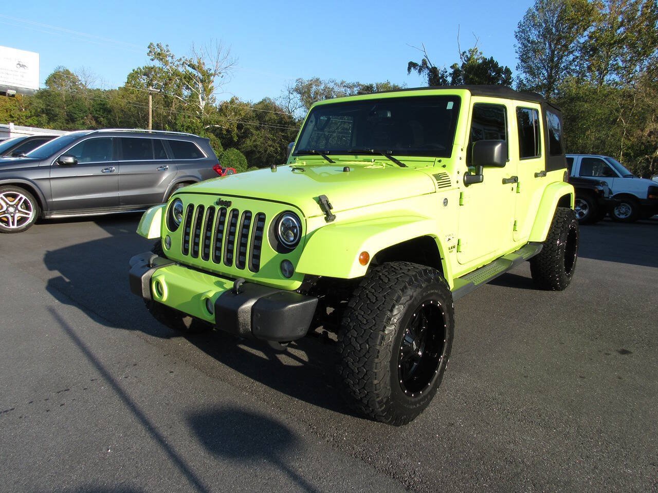 Used 2016 Jeep Wrangler Unlimited Sahara w/ Max Tow Package AWD/4WD image 8