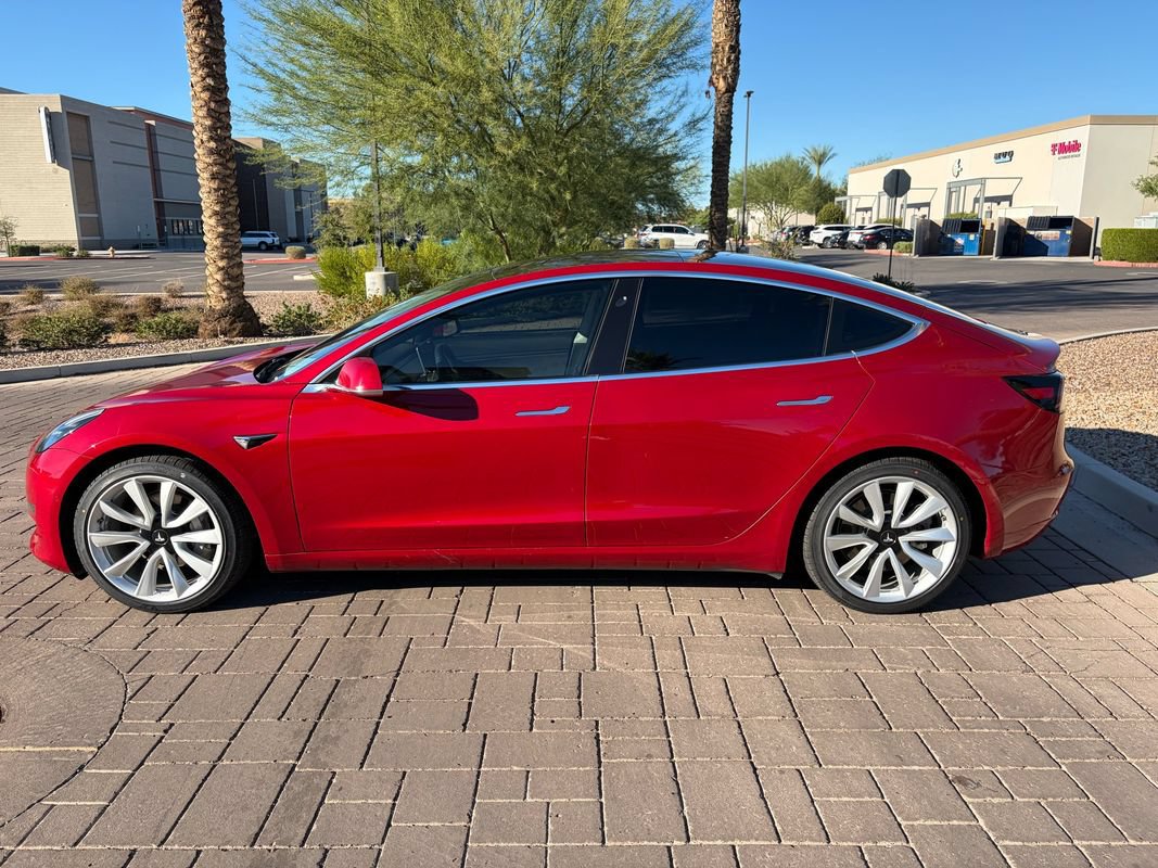 Used 2018 Tesla Model 3 Long Range RWD image 5