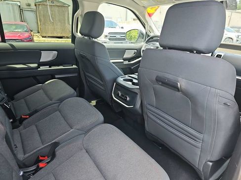 Used 2025 Ford Expedition Max Active AWD/4WD image 11