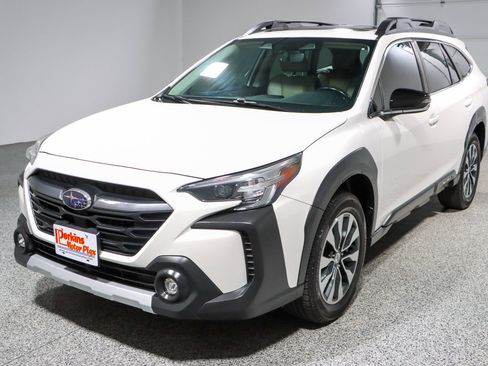 Used 2023 Subaru Outback Limited AWD/4WD image 32