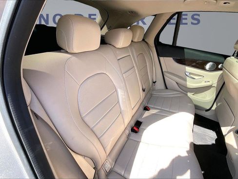 Used 2021 Mercedes-Benz GLC 300 4MATIC image 25