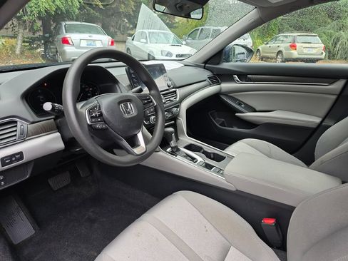 Used 2020 Honda Accord EX image 10