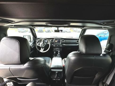 Used 2018 Jeep Wrangler Unlimited Sahara AWD/4WD image 21