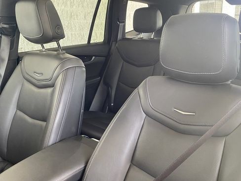 Used 2025 Cadillac XT6 Premium Luxury image 2