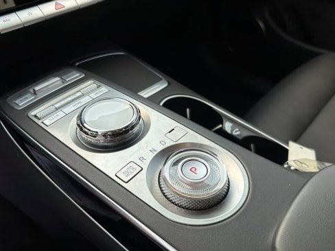 Used 2025 Genesis GV70 2.5T image 24