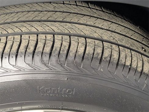 Certified 2025 Chevrolet Trax LT w/ LT Convenience Package image 9