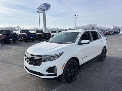 Used 2022 Chevrolet Equinox RS w/ LPO, Floor Liner Package image 4