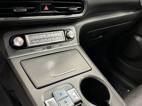 Used 2023 Hyundai Kona Limited image 14