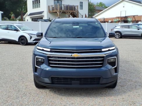 Used 2026 Chevrolet Traverse LT w/ Driver Confidence Package FWD image 2