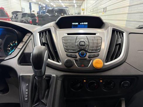Used 2015 Ford Transit 150 XLT RWD image 19