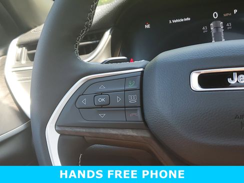 New 2025 Jeep Grand Cherokee Limited w/ Black Appearance Package image 13