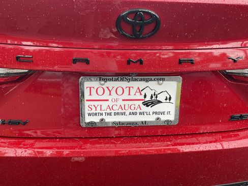 Used 2026 Toyota Camry SE FWD image 9