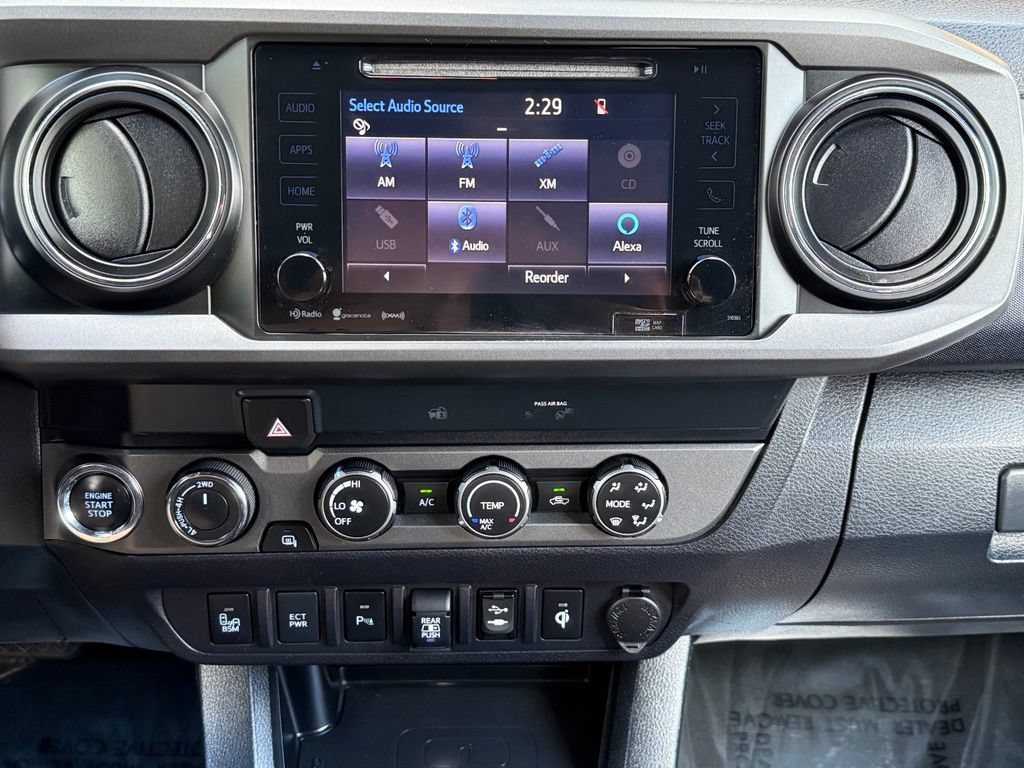 Used 2019 Toyota Tacoma TRD Off-Road w/ Technology Package AWD/4WD image 31