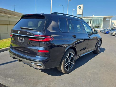 Used 2024 BMW X7 xDrive40i w/ M Sport Package image 3