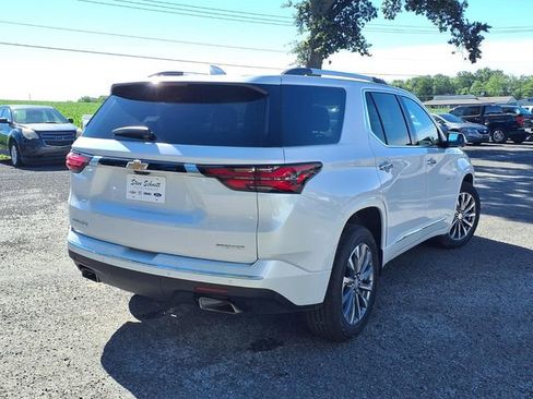Used 2023 Chevrolet Traverse Premier FWD image 28