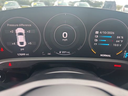 Used 2020 Porsche Taycan 4S image 18