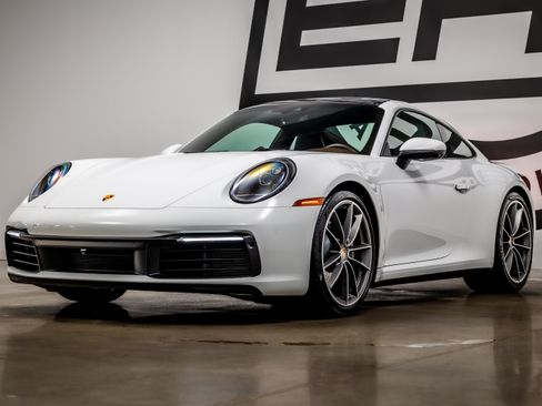 Used 2024 Porsche 911 Carrera RWD image 26