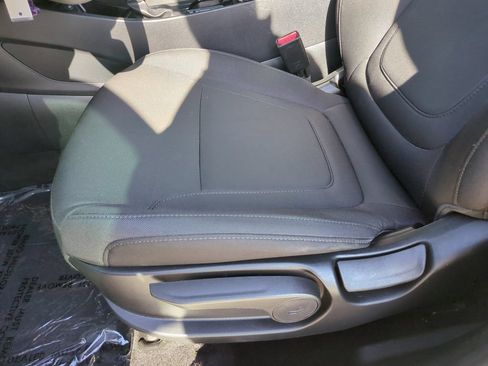 Used 2023 Hyundai Tucson SE FWD image 17