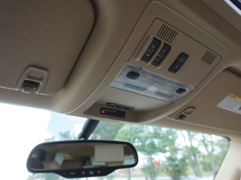 Used 2013 Cadillac Escalade Premium image 43