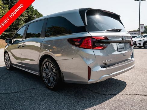 Used 2025 Honda Odyssey Touring image 5
