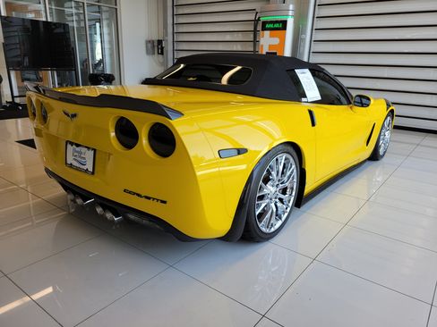 Used 2006 Chevrolet Corvette Convertible w/ Preferred Equipment Group RWD image 6