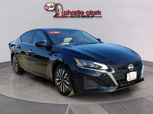 Used 2024 Nissan Altima 2.5 SV image 7