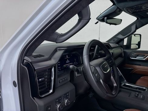 Used 2024 GMC Sierra 2500 Denali Ultimate w/ Max Trailering Package image 9