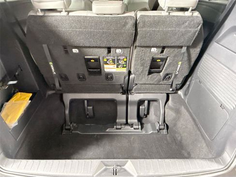 Certified 2026 Toyota Sienna XLE FWD image 39