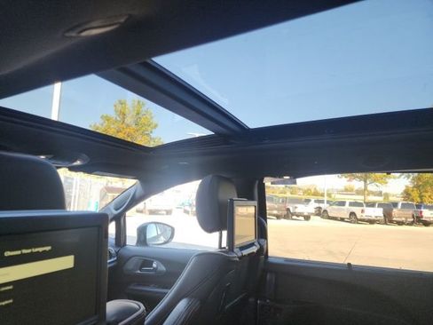 New 2026 Chrysler Pacifica Limited w/ Uconnect Theater Family Group image 2