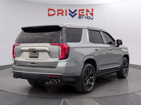 Used 2023 GMC Yukon Denali w/ Denali Reserve Package image 5
