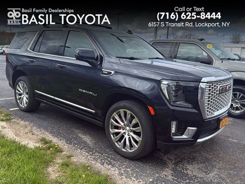 Used 2022 GMC Yukon Denali w/ Denali Premium Package AWD/4WD image 1