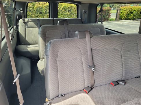 Used 2023 GMC Savana 3500 LS image 9