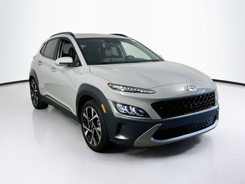 Used 2023 Hyundai Kona Limited FWD image 3