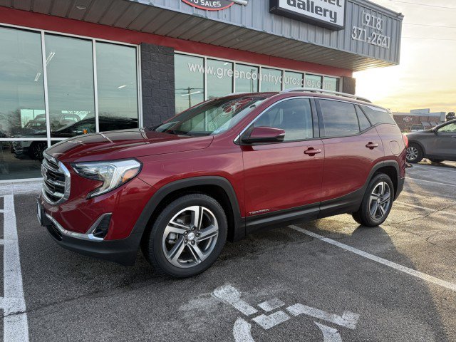 Used 2019 GMC Terrain SLT w/ Infotainment Package II FWD image 2