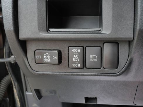 Certified 2018 Toyota Tacoma TRD Sport AWD/4WD image 26
