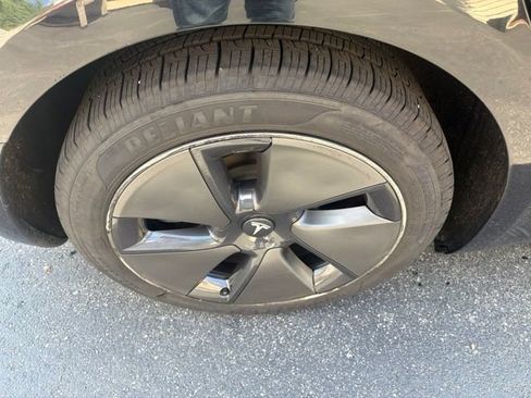 Used 2023 Tesla Model 3 Standard Range RWD image 11