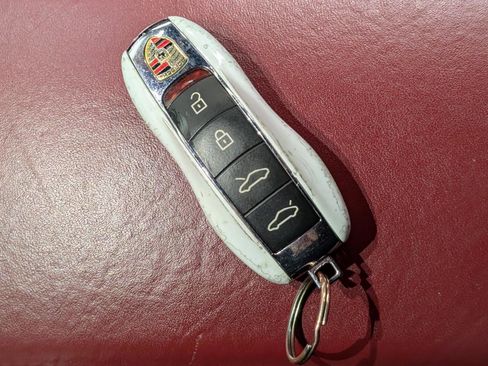 Used 2021 Porsche 718 Cayman image 31