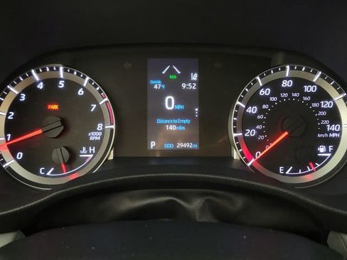 Used 2022 Toyota Highlander L image 21