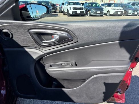 Used 2016 Chrysler 200 S FWD image 31