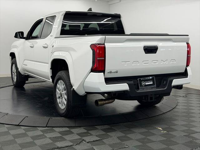 Certified 2026 Toyota Tacoma SR5 AWD/4WD image 12