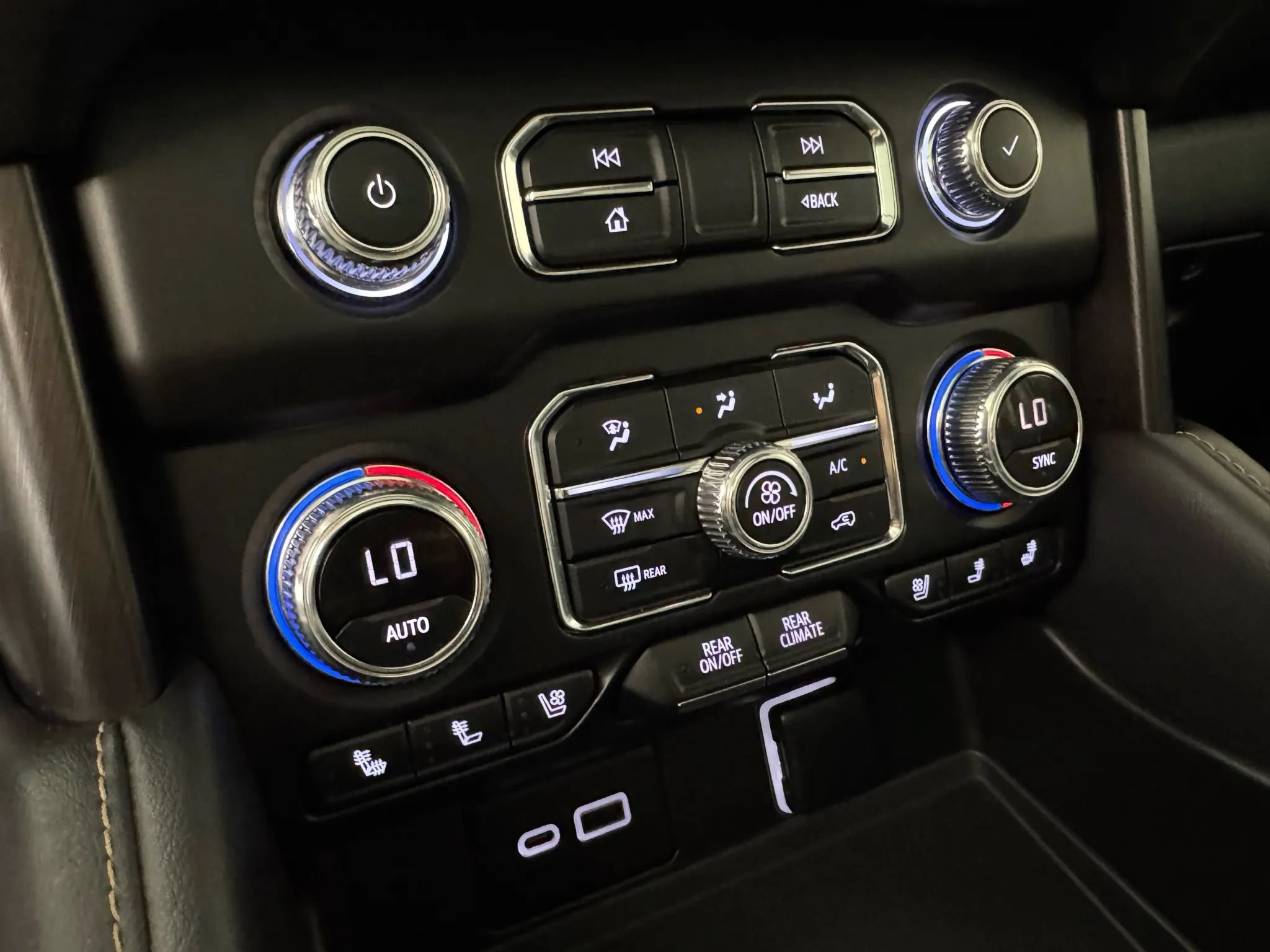 Used 2022 GMC Yukon AT4 AWD/4WD image 20