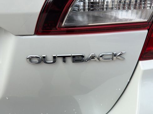 Used 2018 Subaru Outback 2.5i Limited image 42