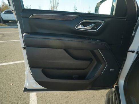 Used 2021 Chevrolet Tahoe Premier w/ Premium Package image 15