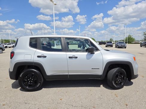 Used 2021 Jeep Renegade Sport AWD/4WD image 17