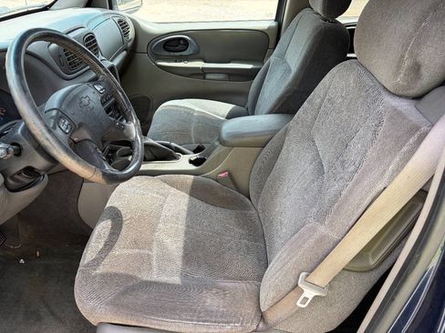 Used 2004 Chevrolet TrailBlazer LT w/ LT Package 1 AWD/4WD image 9