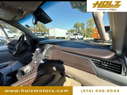 Certified 2018 Chevrolet Suburban LT w/ Luxury Package image 21