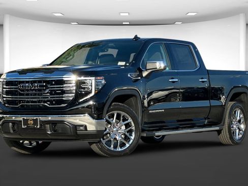 New 2026 GMC Sierra 1500 SLT image 2