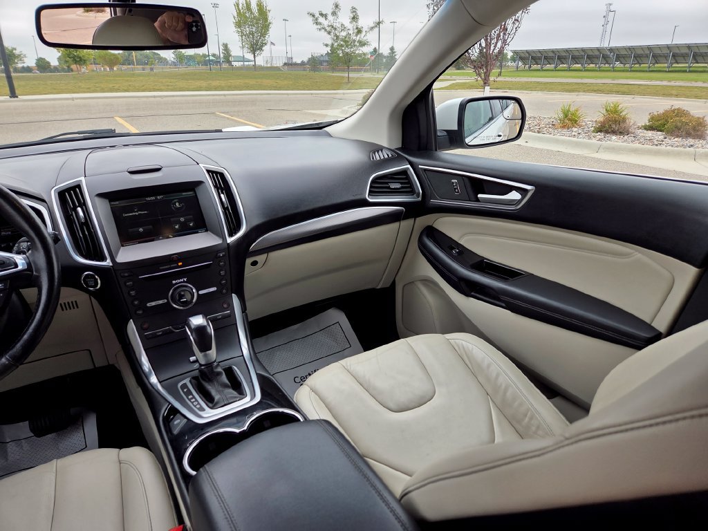 Used 2015 Ford Edge Titanium FWD image 20