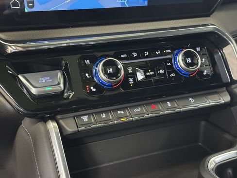 Used 2025 GMC Sierra 3500 Denali w/ Denali Reserve Package image 37