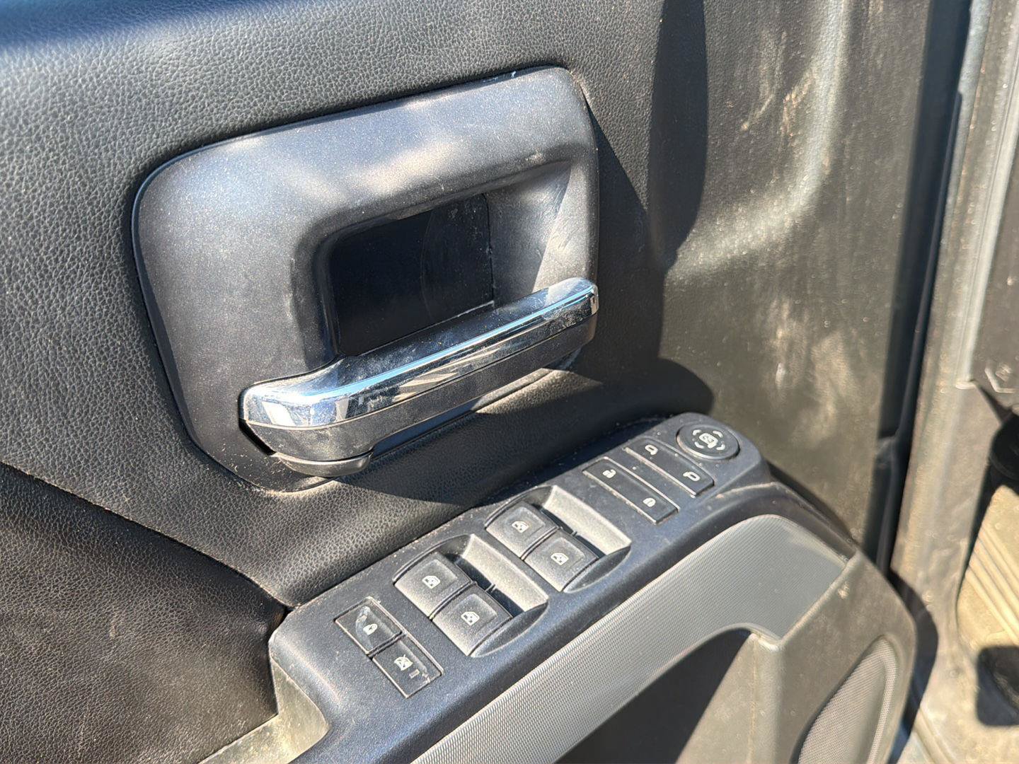Used 2017 Chevrolet Silverado 1500 LT w/ All Star Edition AWD/4WD image 7